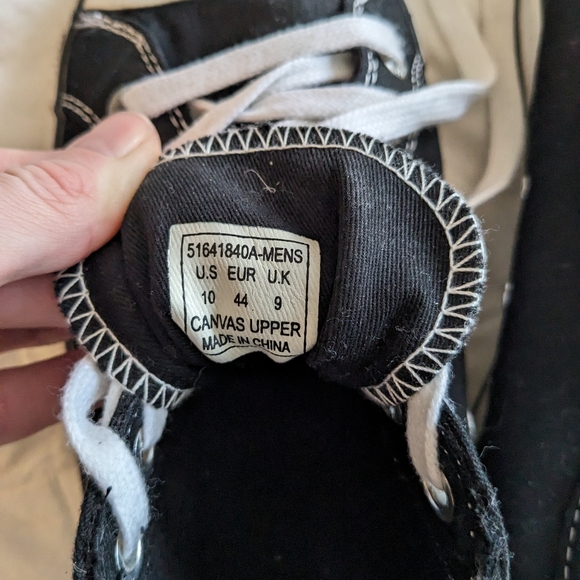 Men's Levi's Shoes size 9 look like Converse - Picture 5 of 6